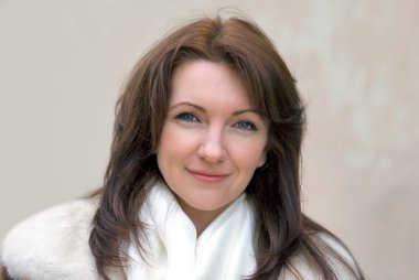 Gülümseyen kadınlar