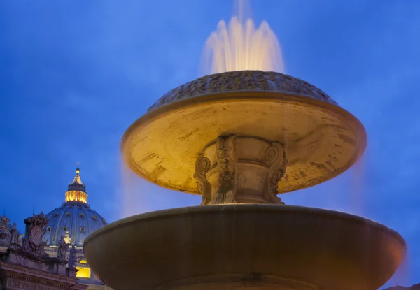 サン ピエトロ広場の噴水の詳細 ストック写真