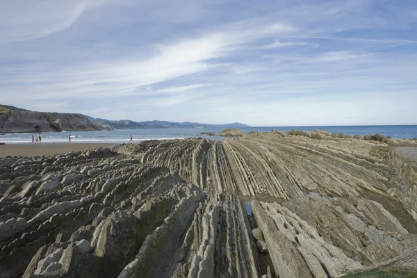 Zumaia beach ve flysch — Stok fotoğraf