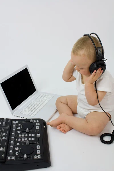 Bebê DJ em Headphones — Fotografia de Stock
