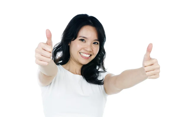 Счастливая женщина с двумя пальцами вверх — стоковое фото