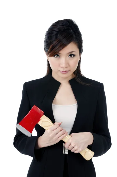 Attraktiva affärskvinna med en yxa — Stockfoto