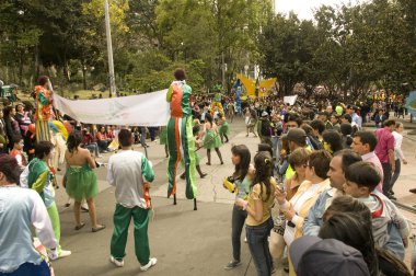 sokak Tiyatrosu Festivali bogota Kolombiya