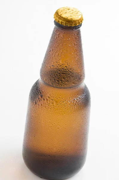 Flessen bier groen en geel — Stockfoto