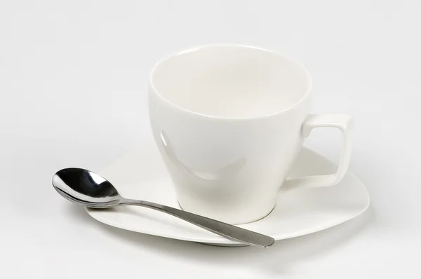 Tazze di caffè vuote con ciotola bianca e cucchiaio — Foto Stock