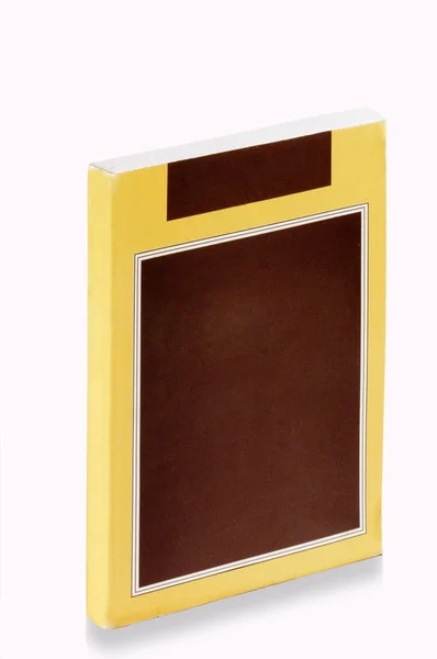 Postavení prázdné vázaná kniha izolovaných na bílém pozadí. — Stock fotografie