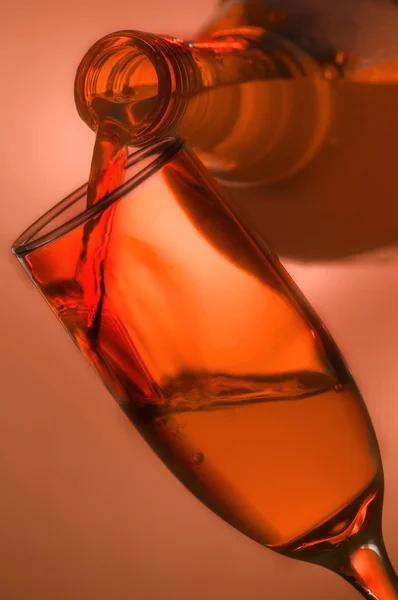 Μπουκάλι κρασί και γυαλί — Φωτογραφία Αρχείου