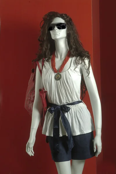 Schaufensterpuppe mit Kleidung Hemd und Hose von jungen — Stockfoto