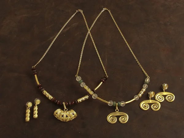 Gold Necklace — Stock Photo, Image