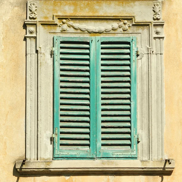 Antieke venster — Stockfoto