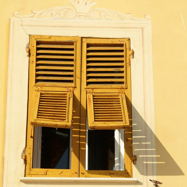 Ηλιόλουστο παράθυρο — Φωτογραφία Αρχείου