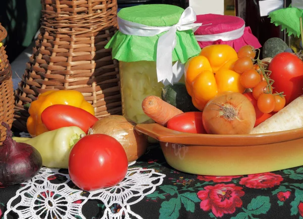 Conserven en voedingsmiddelen en nieuwe voedselingrediënten — Stockfoto