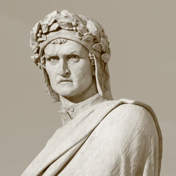 Скульптура Данте Алигьери — стоковое фото