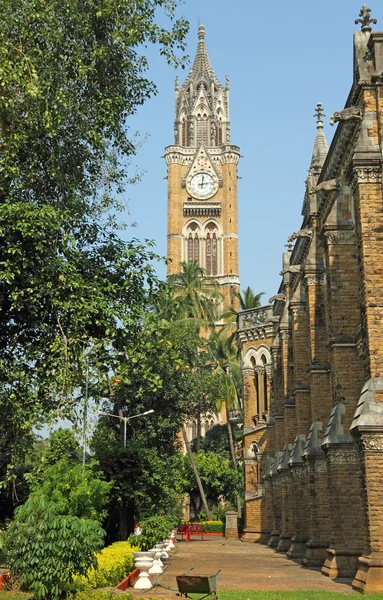 Раджабайская башня в Мумбаи — стоковое фото