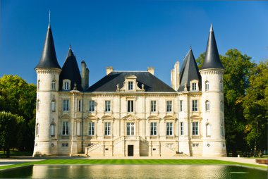 Chateau Pichon Longueville palace clipart