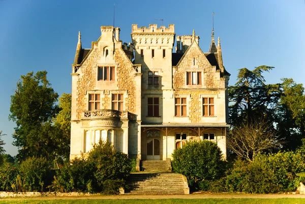 Gótico Chateau Lachesnaye adega na região Medoc, França — Fotografia de Stock