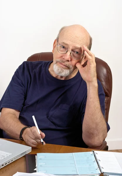 Senior Man with Checkbook Paying Bills and Worrying — Stock Photo, Image