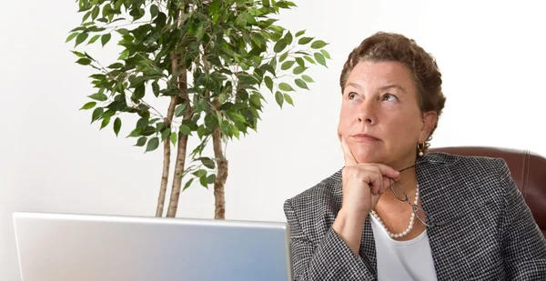 Businesswoman Thinking and Deciding — Stock Photo, Image