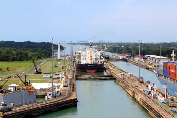 Från uppväxtområde lake till Panamakanalen — Stockfoto