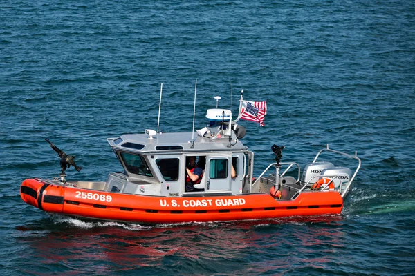 Корабль береговой охраны США — стоковое фото