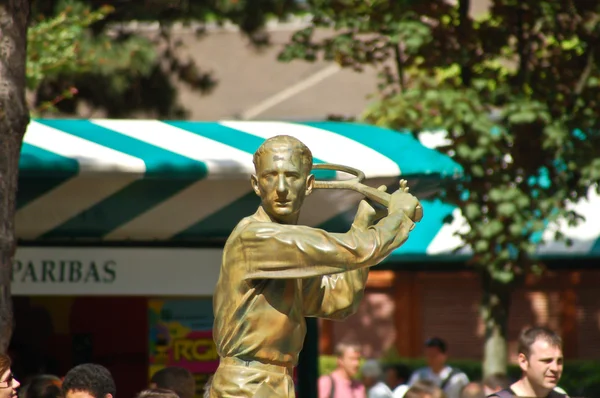 Statue von jacques brugnon, place des mousquetaires bei roland garros Stockbild