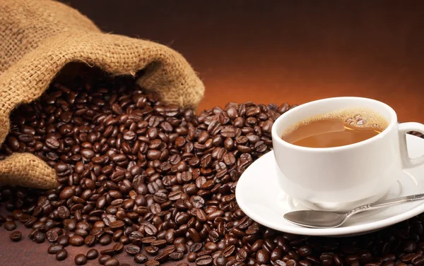 Granos de café y café —  Fotos de Stock