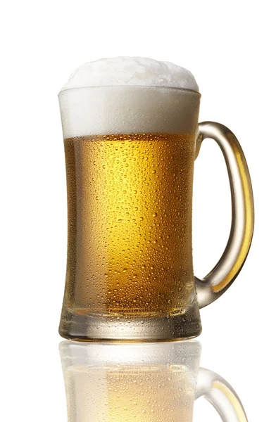 Pivo v hrnku — Stock fotografie