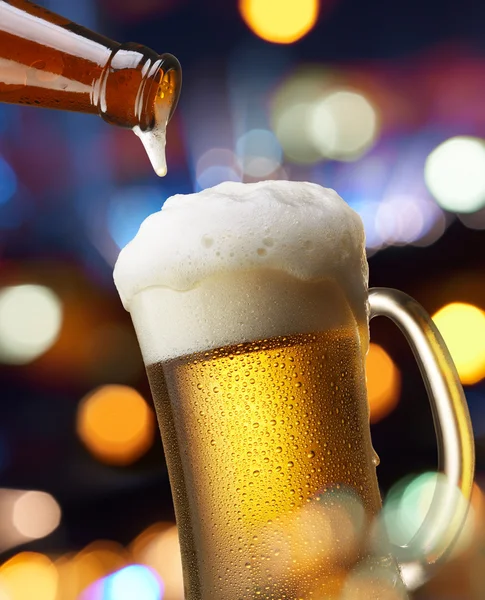 Pivo se světly — Stock fotografie