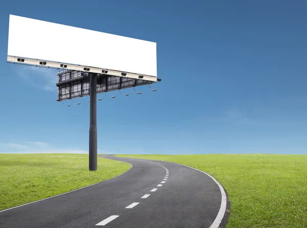 Billboard przy drodze — Zdjęcie stockowe