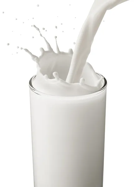 ミルクのガラスを注ぐ — Stockfoto