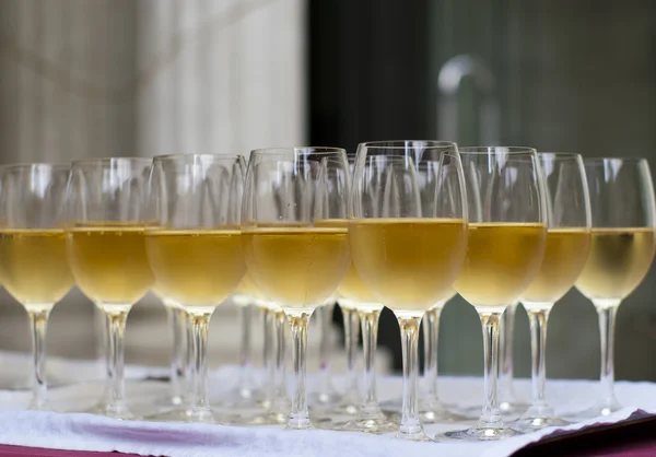 Beyaz şarap bardakları