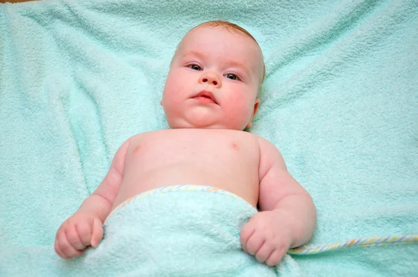Dítě v ručníku — Stock fotografie