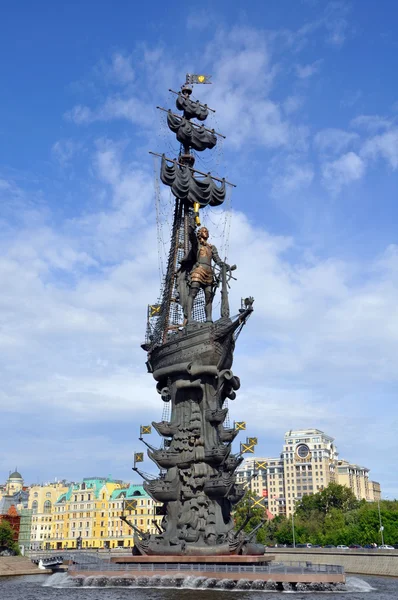 Monument to Peter the Great — Stock Photo, Image