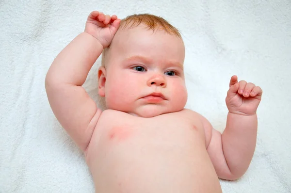 Il piccolo bambino di cinque mesi — Foto Stock