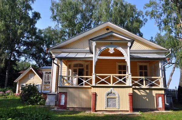 Casa de campo abuela con cocina, Manor Muranovo — Foto de Stock