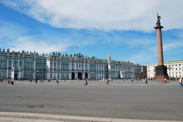 Palace Square, Alexandrian post. Saint-Petersburg — Stock Photo, Image