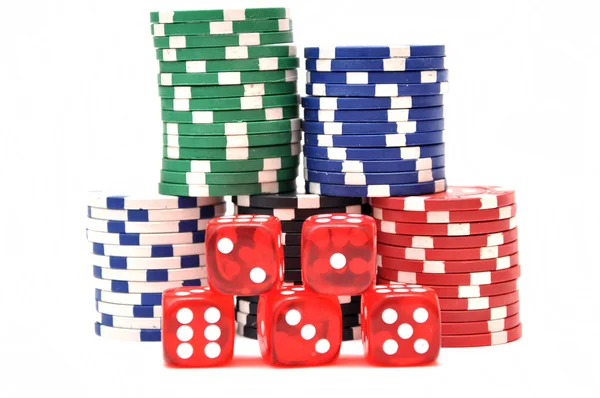 Poker chips e dadi — Foto Stock
