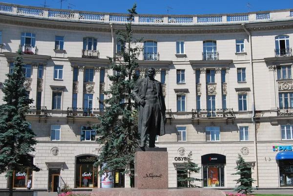 Monument to Gorkiy — Stock Photo, Image