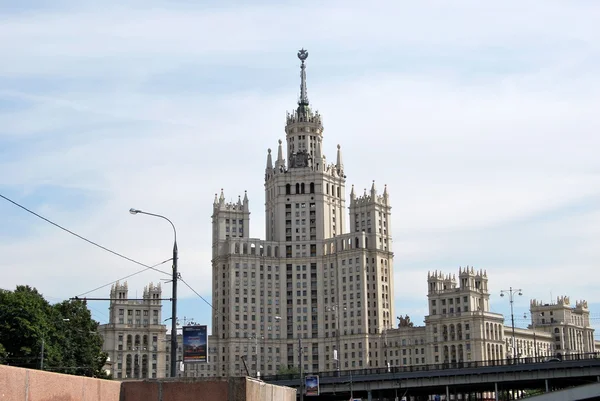 在莫斯科的复古摩天大楼 — 图库照片