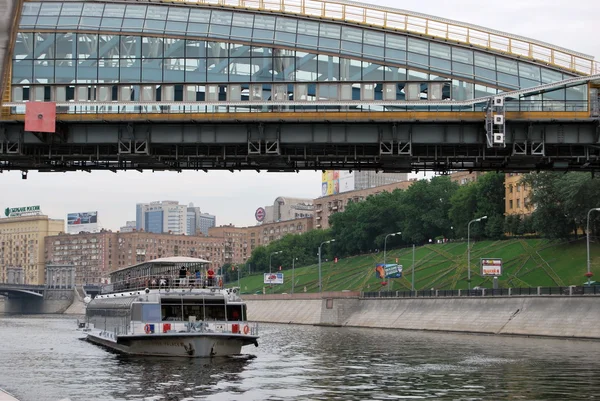 Moskva floden kryssning båt — Stockfoto