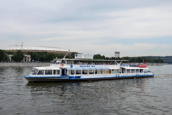 Moskva řeky výletní loď — Stock fotografie