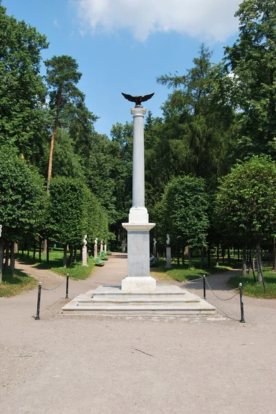 Monument eagle Arkhangelskoye estate — Stock Photo, Image