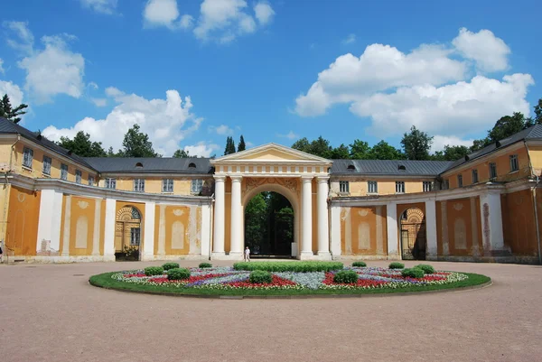 Hlavní palác v arkhangelskoye panství. Moskva — Stock fotografie