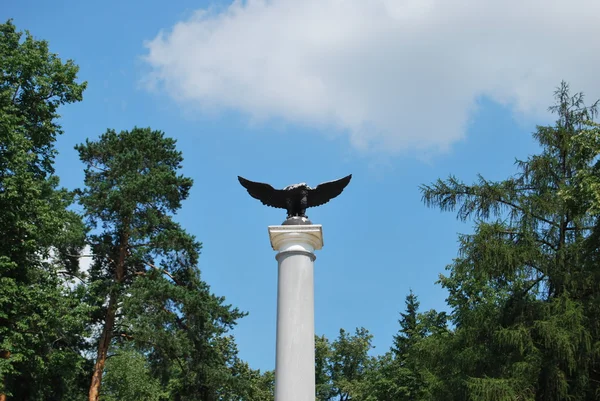 Pomnik orła arkhangelskoye nieruchomości — Zdjęcie stockowe
