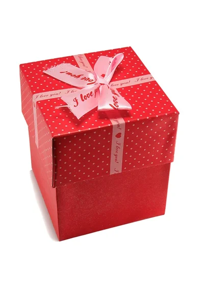Caja roja regalo con lazo . — Foto de Stock