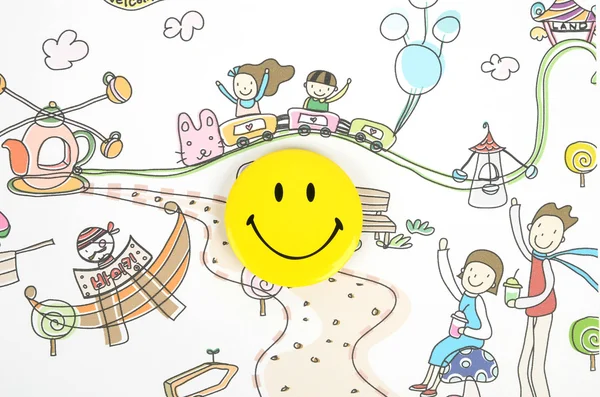 Dibujo infantil y rostro sonriente —  Fotos de Stock