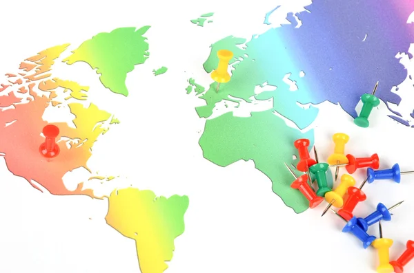Weltkarte und Anstecknadel — Stockfoto