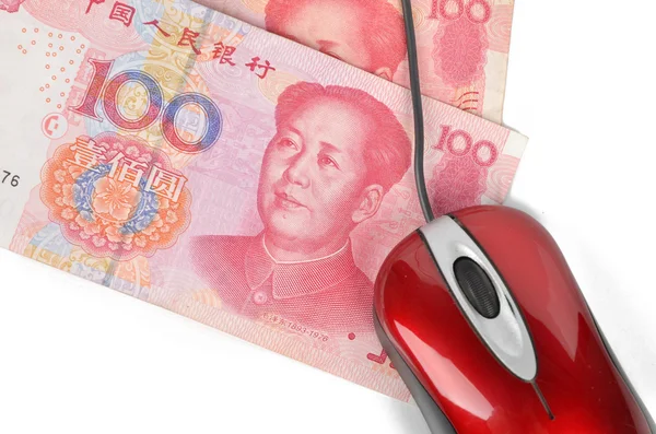 Mouse de computador e moeda chinesa — Fotografia de Stock