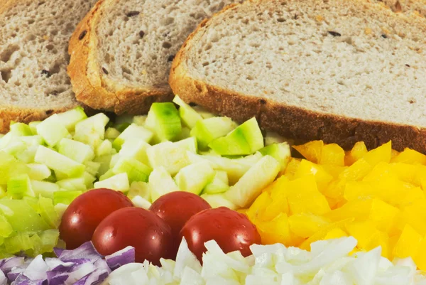 Uspořádání zeleniny a chleba — Stock fotografie
