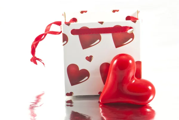 Bolsa de regalo de San Valentín con corazón — Foto de Stock